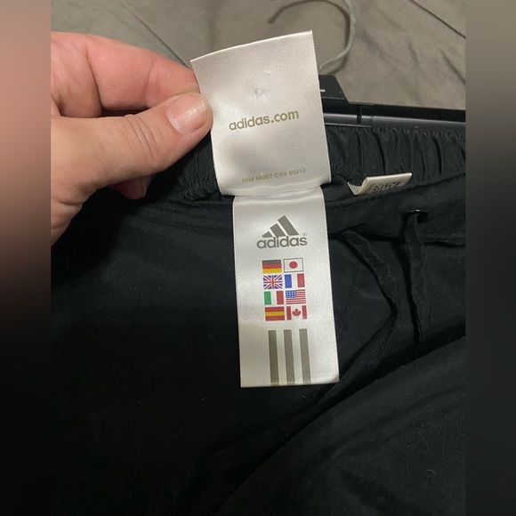 Ladies Adidas Lightweight Capri Pants Size Large - Picture 3 of 7